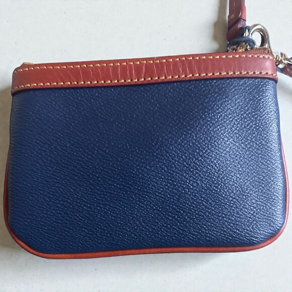 Dooney & Bourke Pebble Grain Leather Wristlet Blue Wallet Zip Clutch - Picture 2 of 4